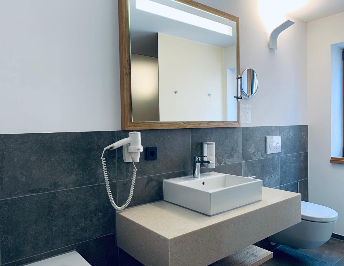 Stadthotel Kachelofen Krumbach Dış mekan fotoğraf