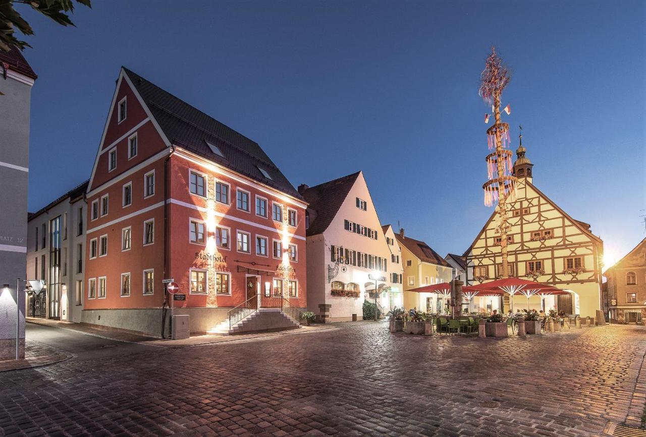 Stadthotel Kachelofen Krumbach Dış mekan fotoğraf