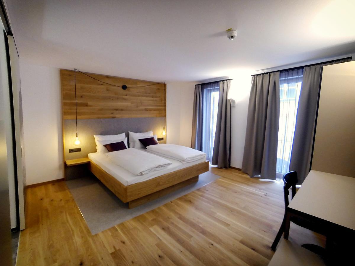 Stadthotel Kachelofen Krumbach Dış mekan fotoğraf